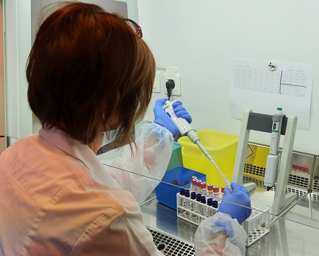 LABO IN TEKEN VAN SARS-CoV-2 EN VERBOUWINGEN…